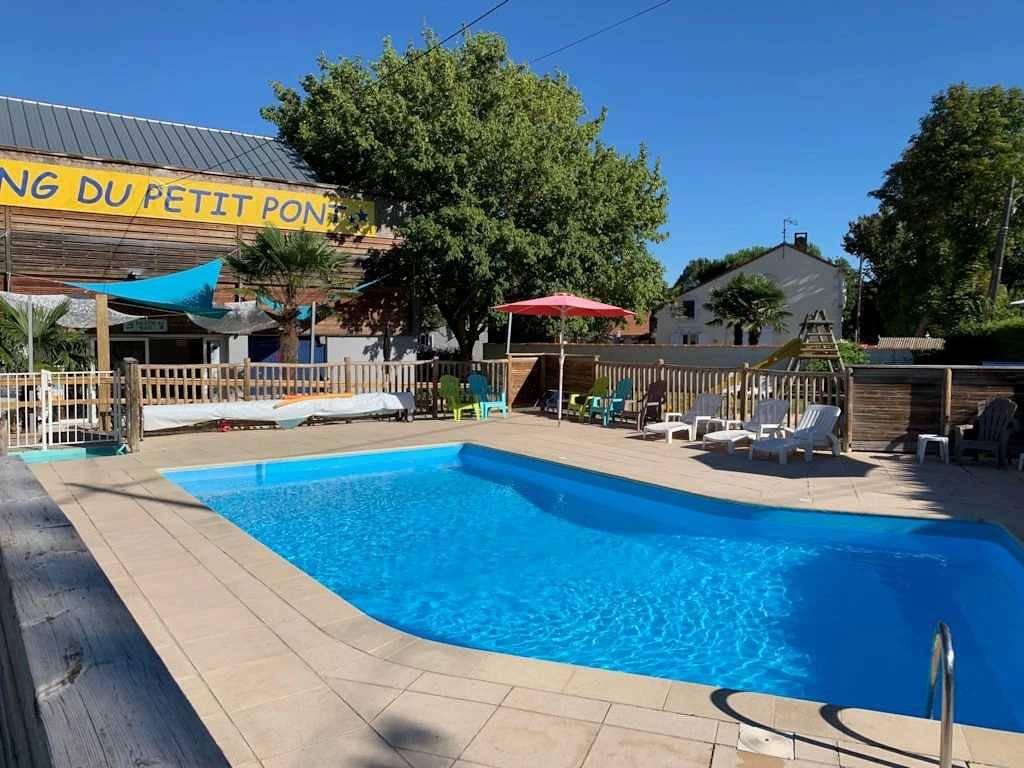 Zecamping 3* piscine dog friendly locatif Tv 20m2 2 pers in Arvert, Côte de Beauté