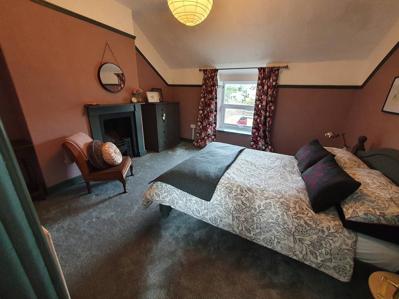 Llangollen 1-Bed Cottage, Sleeps 2 with Parking in Llangollen, Denbighshire