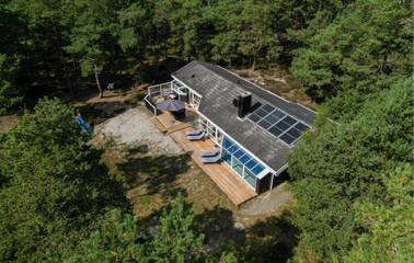 Ferienhaus für 10 Personen, mit Garten und Whirlpool sowie Sauna und Terrasse auf Bornholm