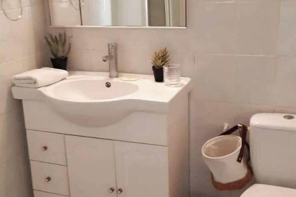 Apartamento entero, Cosy accommodation with sea view, private beach and pool access in Schoelcher, Martinica