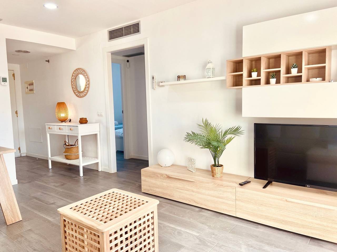 Apartamento entero, Apartamento 'Atico Solarium La Cala' con vistas al mar, Wi-Fi y aire acondicionado in Miami Platja, Miami Playa