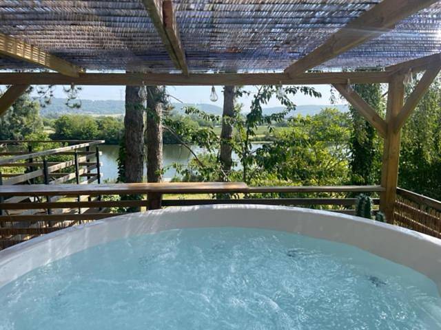 Gîte pour 2 personnes, avec terrasse et jacuzzi à Saint-Pierre-la-Garenne - 4