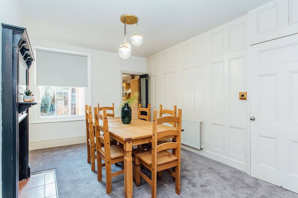 Beautifully finished house in Rugby!  in Warwickshire