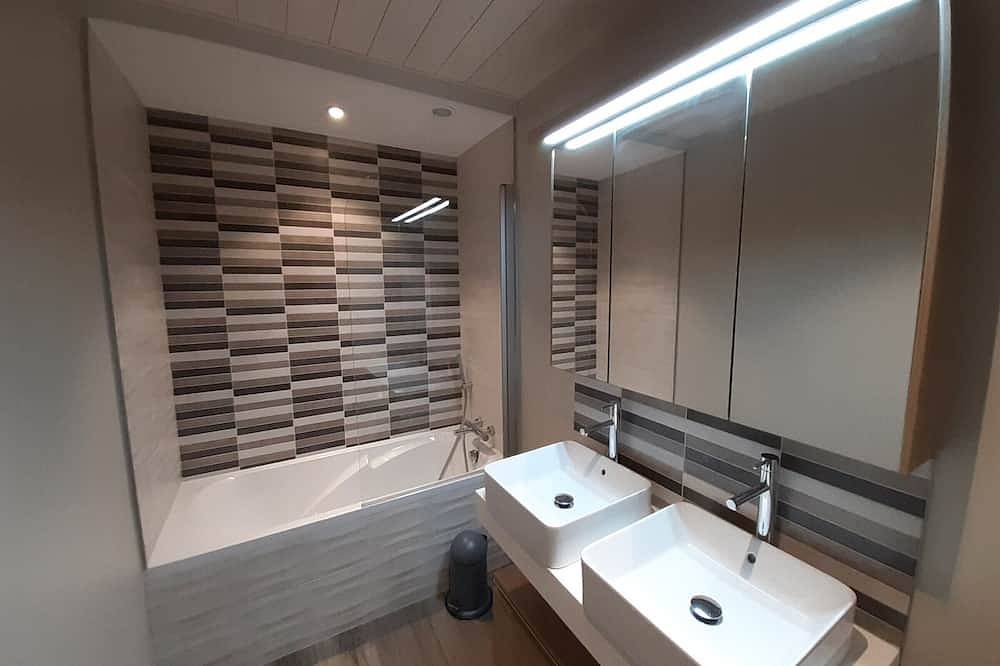 Appartement entier, Appartement rénové 3 chambres skis aux pieds à Courchevel avec Wifi in Courchevel 1650 (Moriond), Saint-Bon-Tarentaise