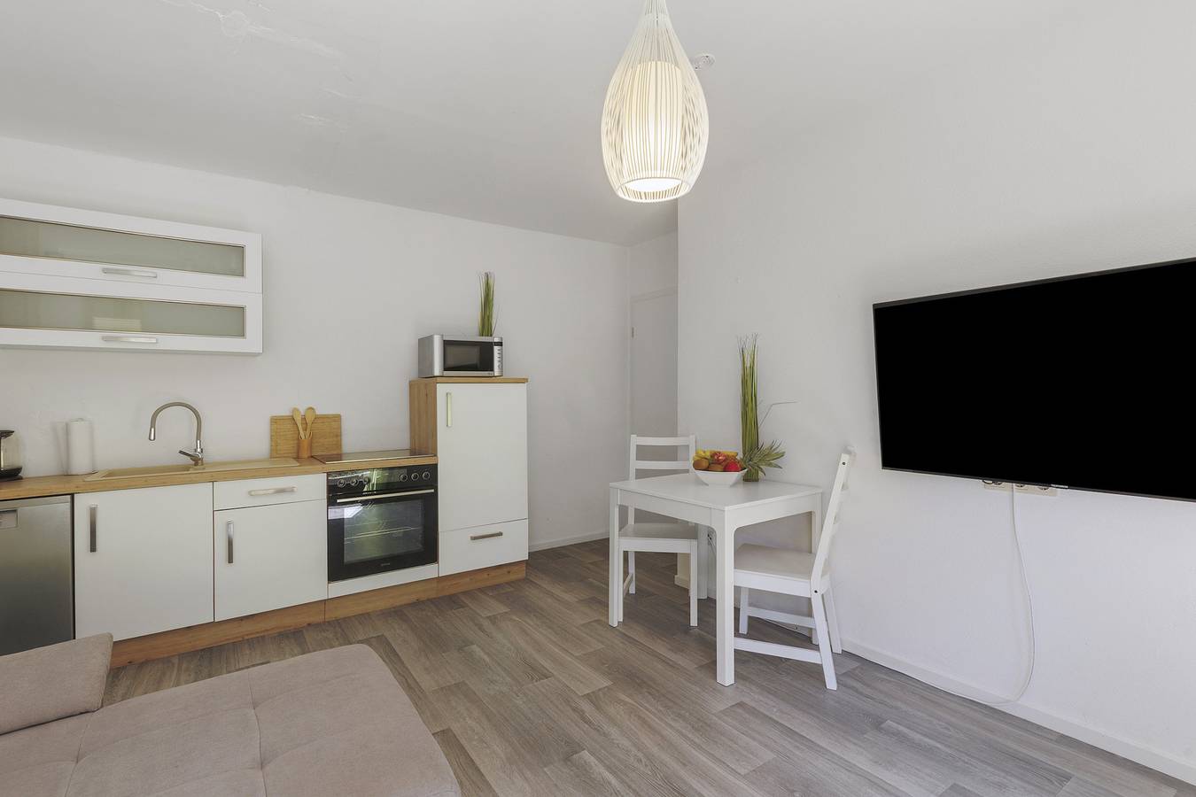 Bungalow 'Die Grüne Wiese' with Shared Terrace, Shared Garden and Wi-Fi in Niedenstein, Schwalm-Eder-Kreis