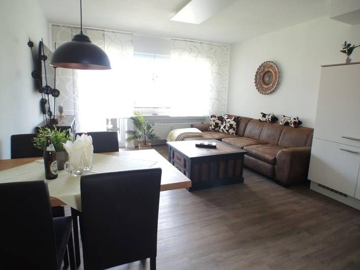 Ferienwohnung für 3 Personen, mit Balkon und Pool sowie Sauna und Ausblick