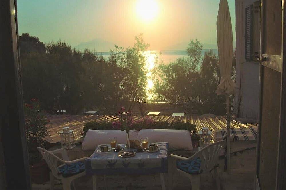 Ganze Wohnung, Alkistis Cozy By The Beach Apt auf der Insel Ikaria, Therma Erdgeschoss in Ikaria