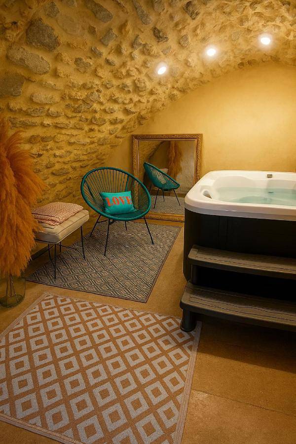 Location de vacances pour 3 personnes, avec terrasse ainsi que vue et sauna, animaux acceptés à Fontarèches - 3