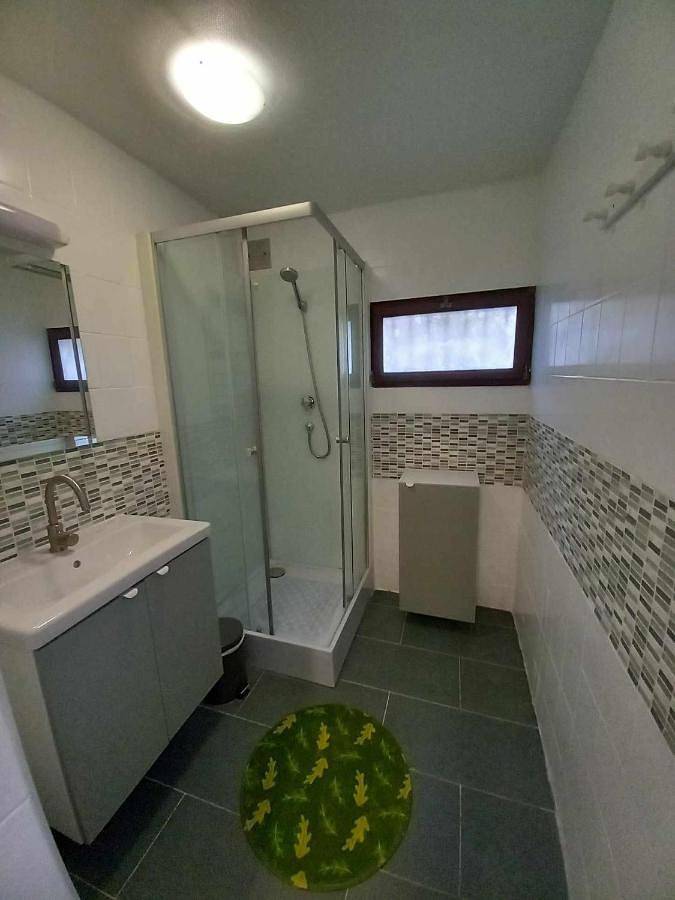 Location de vacances pour 4 personnes, avec jardin à Deville - 2