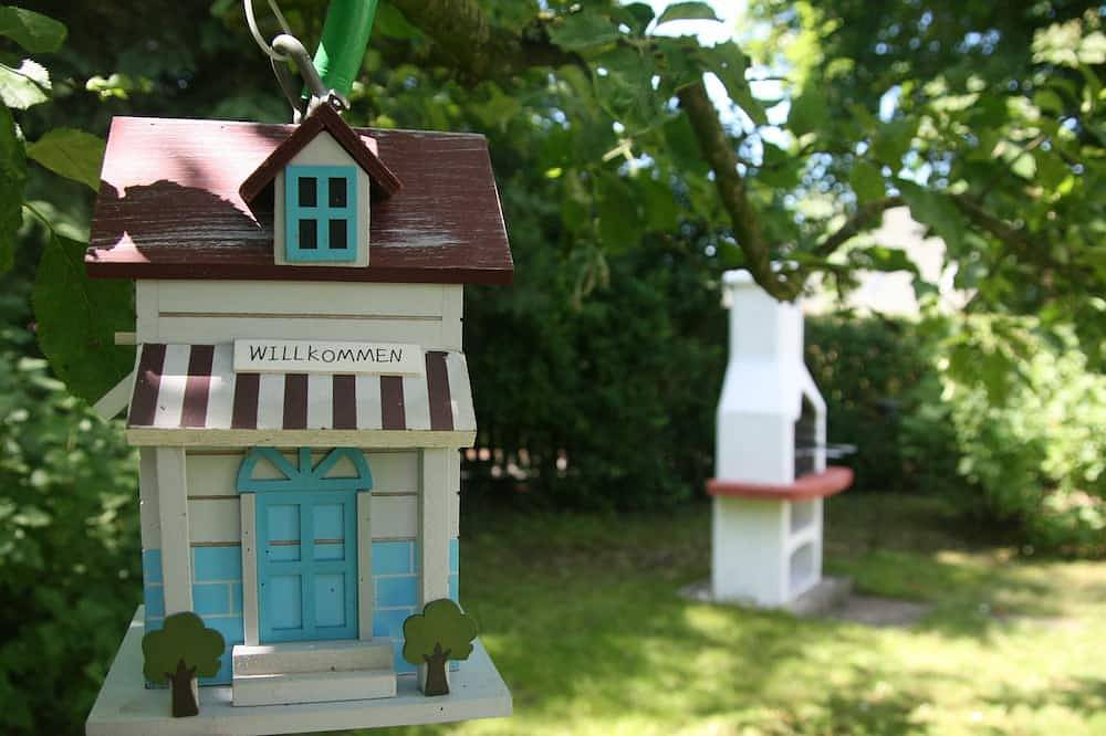 Reetdach Ferienhaus nahe Ostseebad Kühlungsborn - Reetdach Kastanienhaus (52m², in Gersdorf, Biendorf