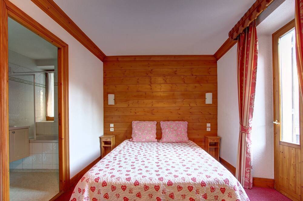 Chaleureux Chalet Savoyard Au Coeur Des 3 Vallees in Brides-les-Bains, Massif de la Vanoise