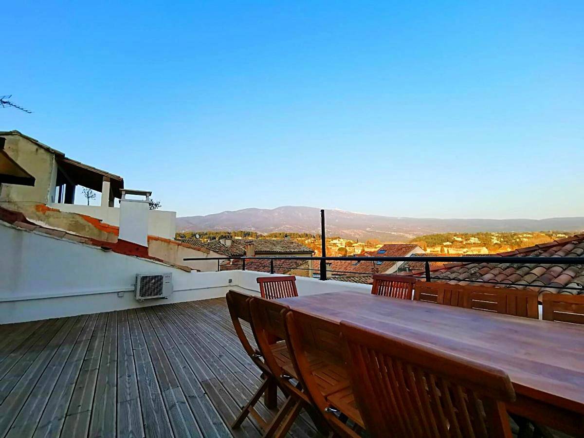 La terrasse de Tiss in Bédoin, Parc naturel régional du Mont-Ventoux