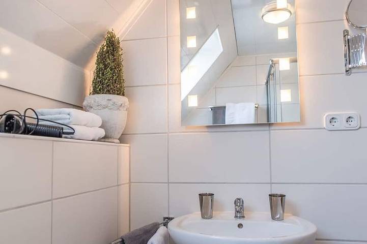 Ganze Wohnung, Ferienhaus Wilhelmine - Wohnung Möwe Og in Greetsiel, Krummhörn