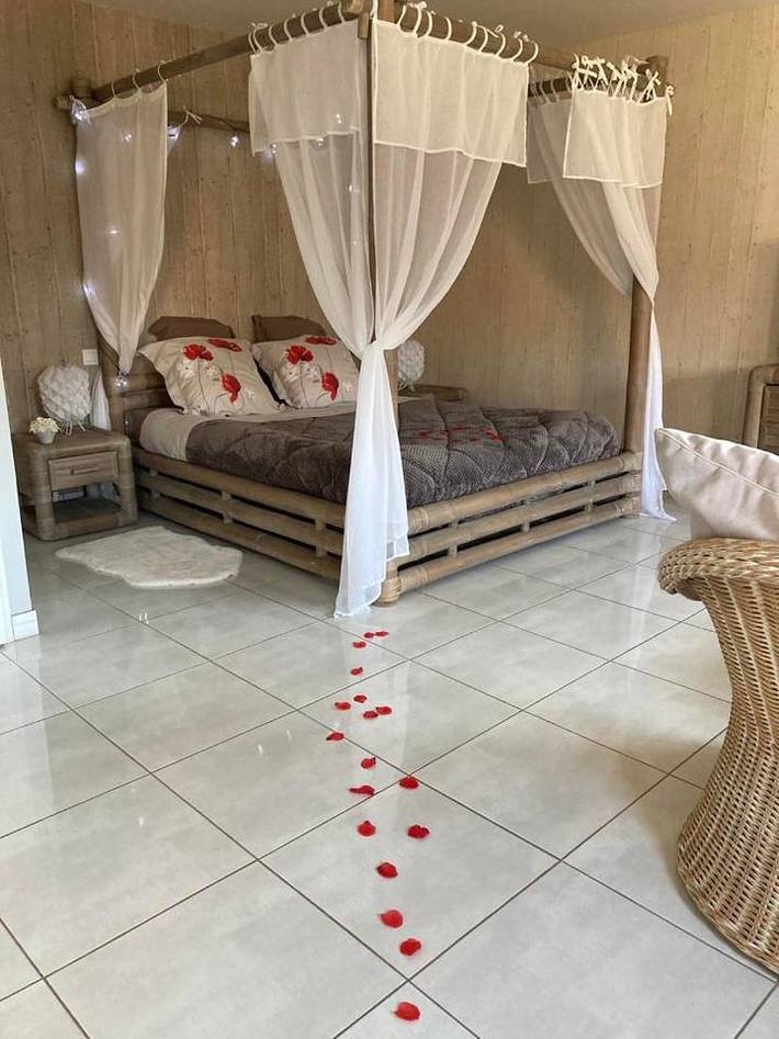 Location de vacances pour 2 personnes, avec jardin et jacuzzi à Fresnoy-Folny - 4