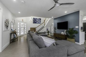 Vacation Rental for 12 Guests in Indian Rocks Beach, Pinellas County, Picture 2