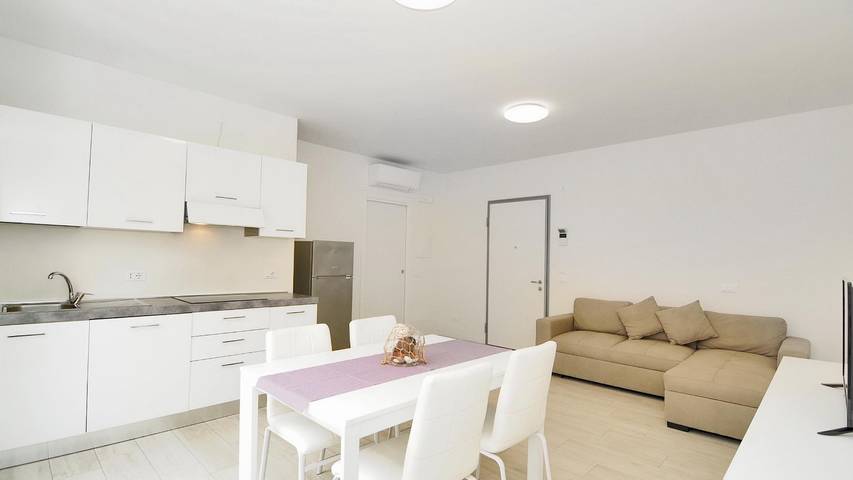 Appartement de vacances entier, Appartement de vacances pour 5 personnes avec balcon in Spiaggia di Ponente (Caorle), Caorle