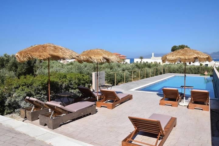 Ferienhaus für 7 Personen, mit Whirlpool und Garten sowie Kinderpool
