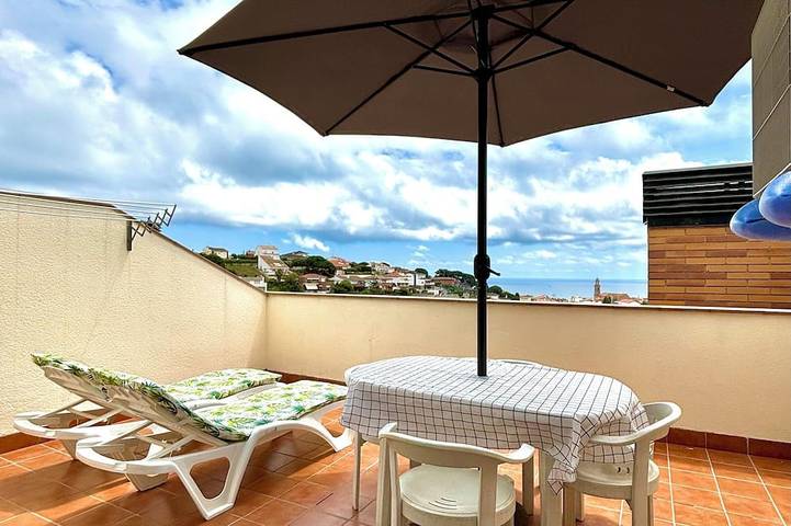 Apartamento de vacaciones para 4 personas, con jardín además de terraza y piscina - 1