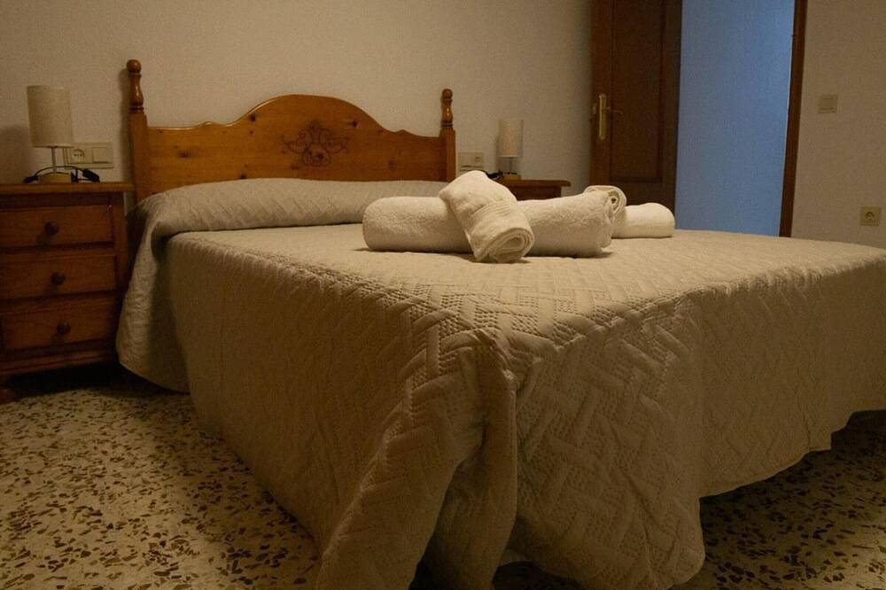 Apartamento entero, Alquiler vacacional en Baza, España in Baza, Geoparque de Granada