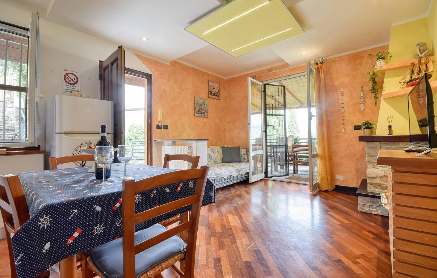 Appartamento intero, Accogliente appartamento con terrazza giardino, parcheggio e WiFi - vicino a pizzeria e centro città in Casarza Ligure, Riviera di Levante