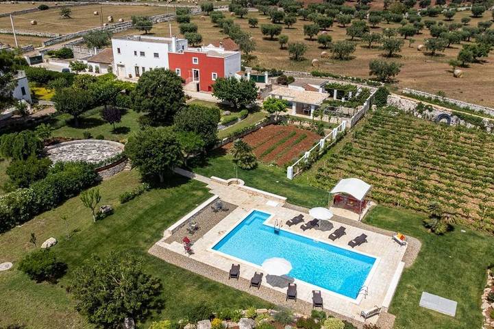 Villa per 4 persone, con giardino e piscina ad Alberobello