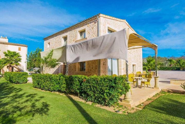 Son Perot - Villa with private pool in Maria De La Salut. Free Wifi in María de la Salud, Interior de Mallorca
