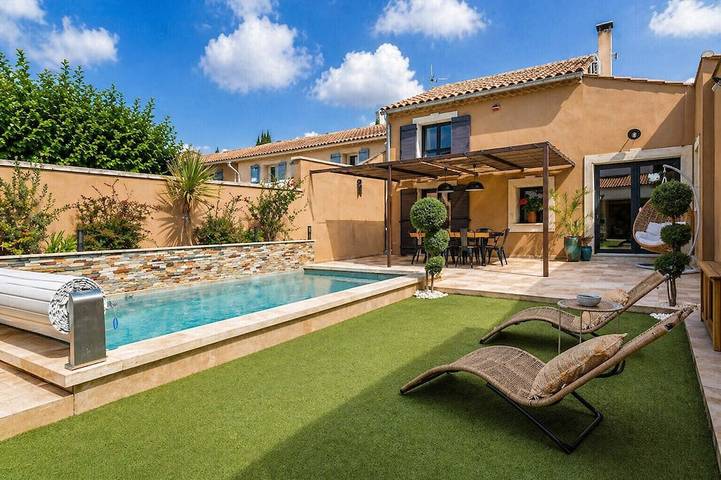 Location de vacances pour 6 personnes, avec jardin et terrasse, animaux acceptés dans Les Paluds de Noves