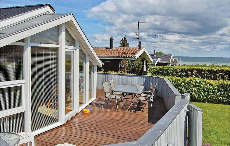 Ferienhaus für 6 Personen, mit Terrasse und Garten in Binderup Strand
