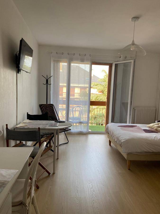 Appartement entier, Joli studio avec balcon in Vendôme, Vallée de la Loire