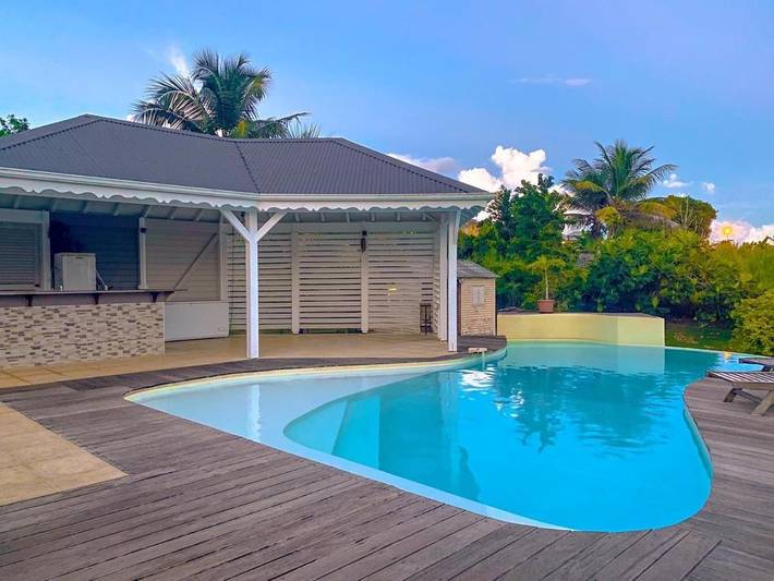 Location de vacances pour 6 personnes, avec jardin ainsi que piscine et jacuzzi à Baie-Mahault - 3