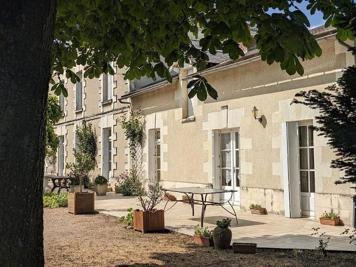 Gîte pour 5 personnes, avec terrasse ainsi que piscine et jardin à Ceaux-en-Loudun