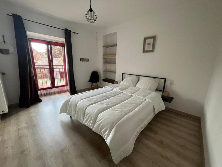 Location de vacances pour 13 personnes, avec terrasse et jardin, animaux acceptés à Saint-Martin-de-Landelles - 3