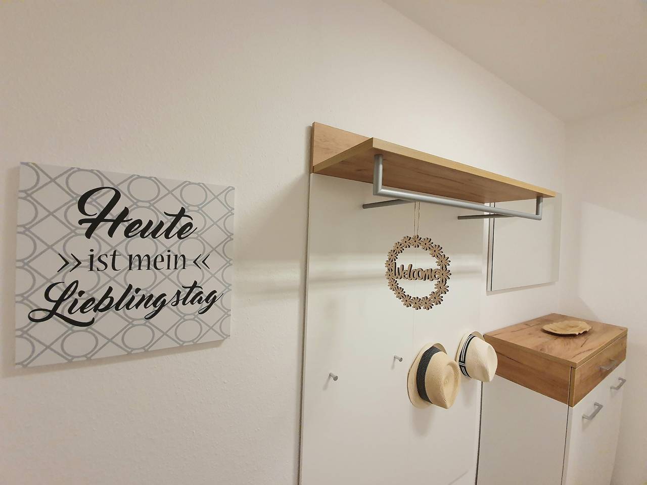 Ganze Ferienwohnung, Ferienwohnung Höri-Glück - 3-Zimmer-Fewo, 82 qm mit Balkon und Teilseesicht in Gaienhofen, Untersee