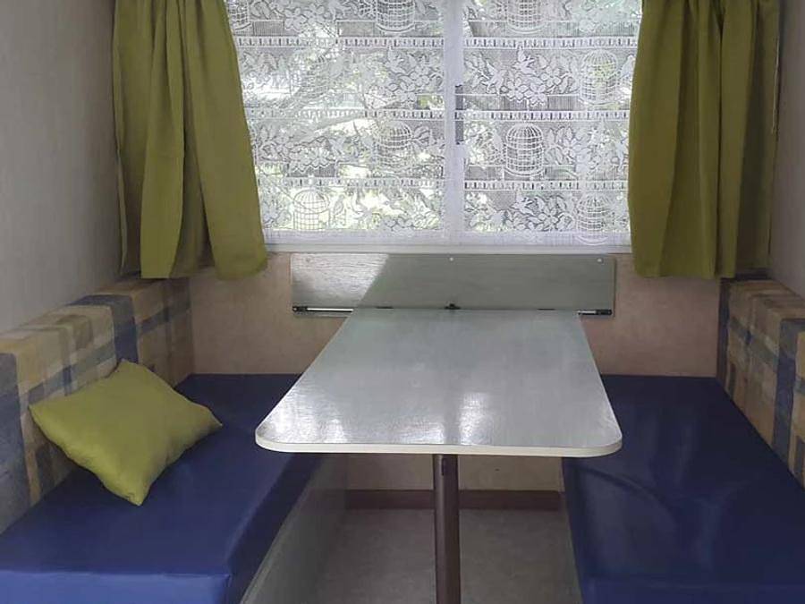 Camping Les Rives du Céou - Mobilhome 4 personnes - bambi mobil homes 4 personnes, sans sanitaires in Saint-Chamarand, Quercy