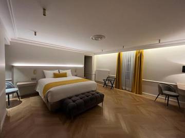 Hôtel pour 2 personnes, avec jardin et vue ainsi que piscine et sauna à Arbois (homonymie)