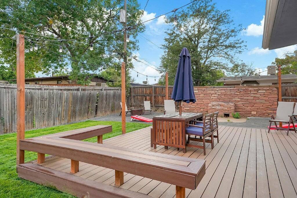 New Lux Jetted Hot Tub • Patio & Yard • Fast Wifi in Arvada, Jefferson County