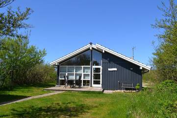 Ferienhaus für 4 Personen, mit Terrasse und Sauna in Lakolk