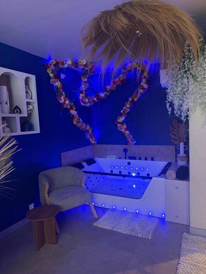 Maison d’hôte pour 2 personnes, avec sauna et jacuzzi ainsi que jardin et terrasse