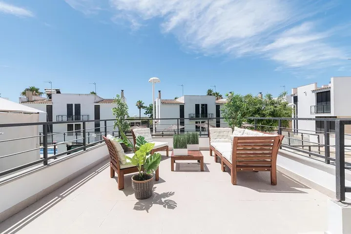 Casa de vacaciones para 11 personas, con vistas además de piscina y jardín - 1