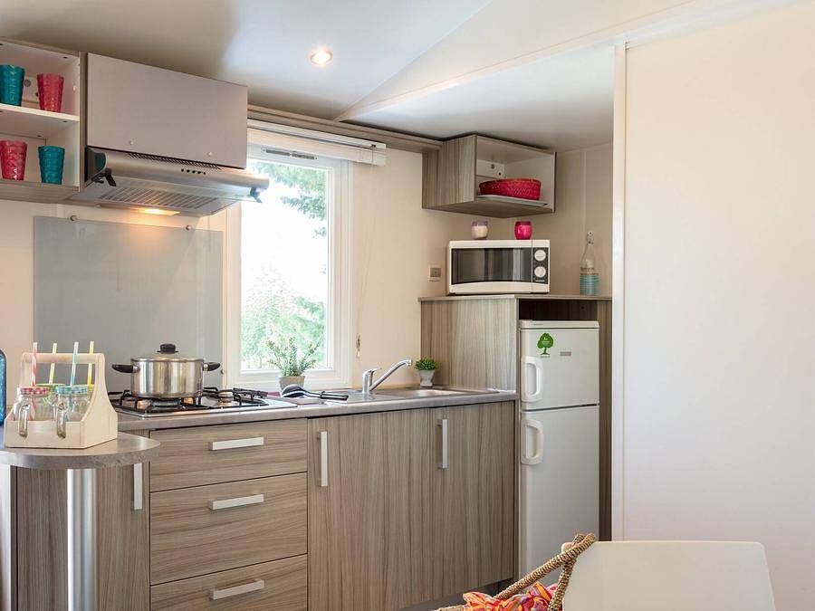 Camping Les Lacs du Verdon - Mobilheim 6 personen - Mobilheim | Classic | 2 Zi. | 4/6 Pers. | Überdachte Terrasse | Klim. in Régusse, Brignoles Region