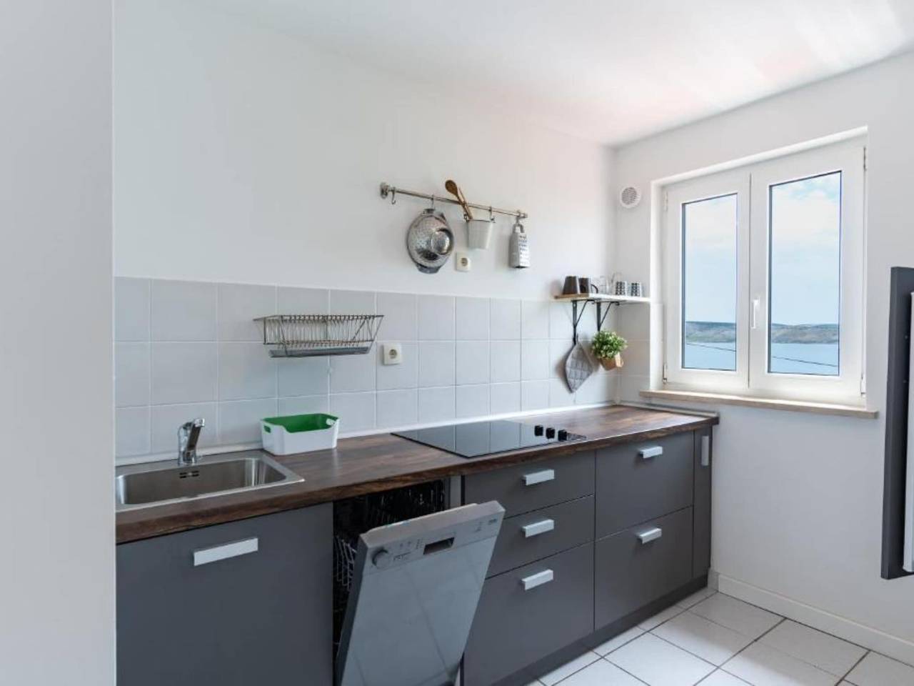 Ganze Wohnung, One Bedroom Apartment With Terrace in Novalja, Pag