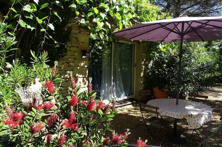 Location de vacances pour 2 personnes, avec terrasse et jardin à Murs