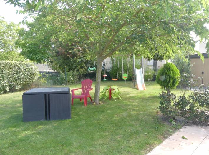 Gîte pour 6 personnes, avec jardin et terrasse, animaux acceptés à Noyant-la-Plaine