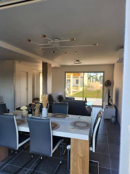 Villa pour 6 personnes, avec jardin, animaux acceptés