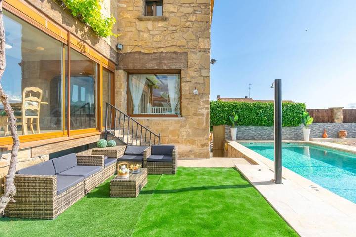 Casa rural con piscina para 12 personas, con vistas además de piscina y jardín en Navarra - 2