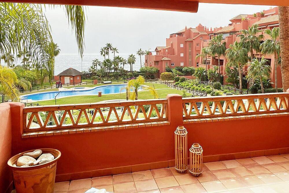 Entire apartment, Quiet and Luxurious Apartment on the Beach in Torrox Costa, Torrox