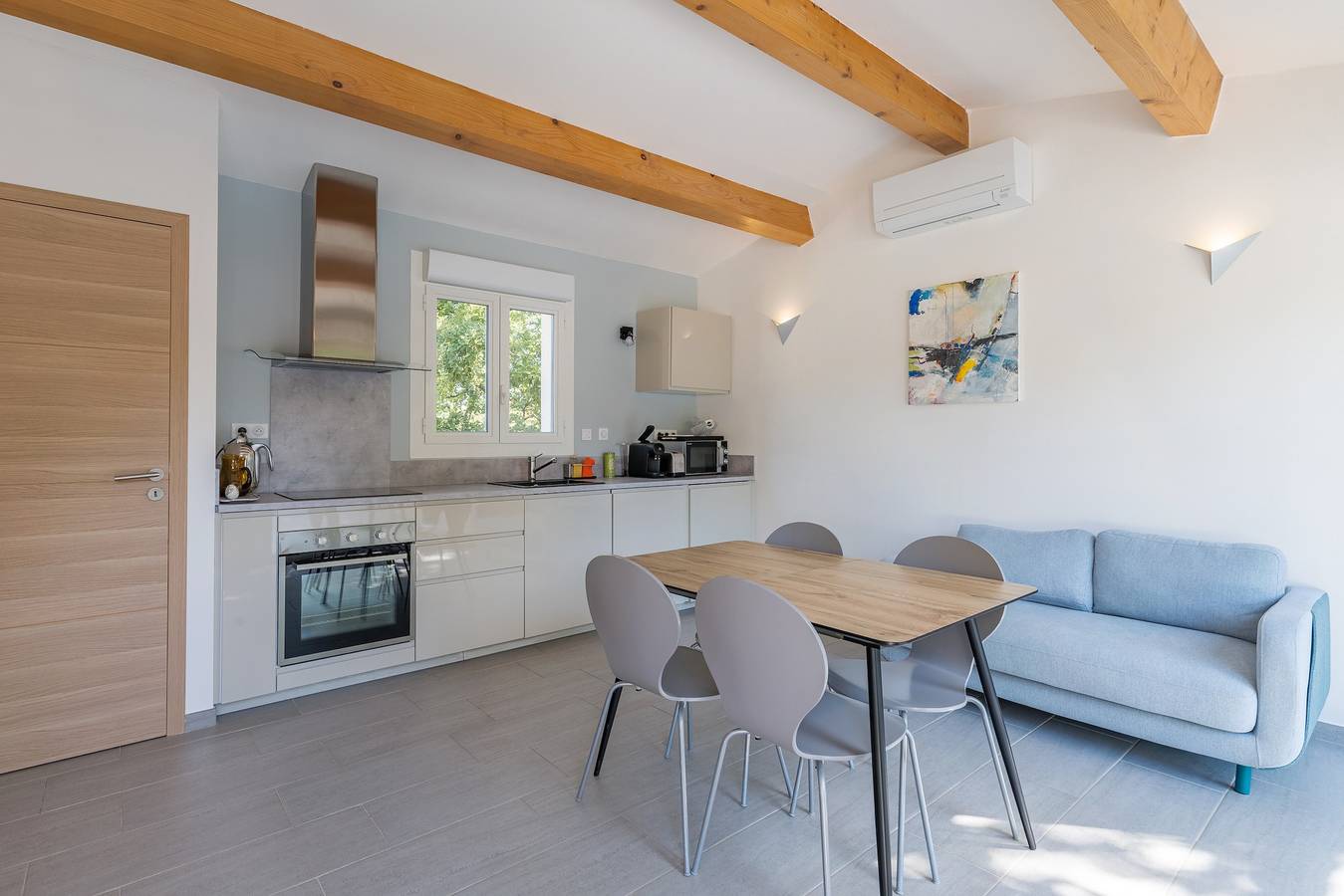 Maison de vacances « La Rouveraie, 35 m² » avec vue sur la montagne, Wi-Fi et climatisation in Le Puy-Sainte-Réparade, Région d'Aix-en-Provence