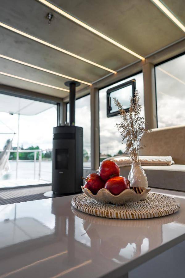 Boot für 4 Personen, mit Sauna und Terrasse sowie Ausblick und Seeblick in Sachsen-Anhalt - 2