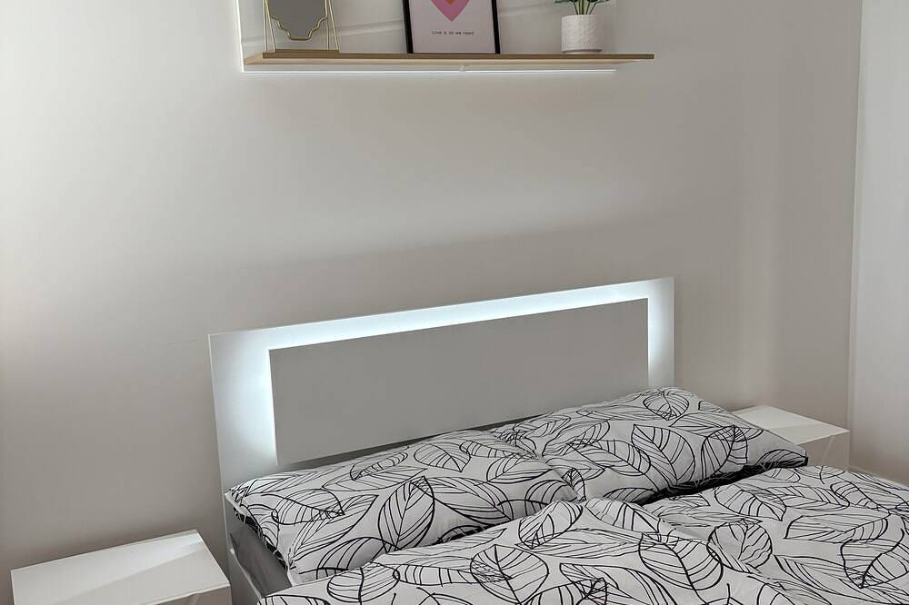 Ganze Wohnung, Topoľčianska Apartment Bratislava - Free Garage Parking & 10-Min Tram to Center in Bratislava, Bratislava und Umgebung