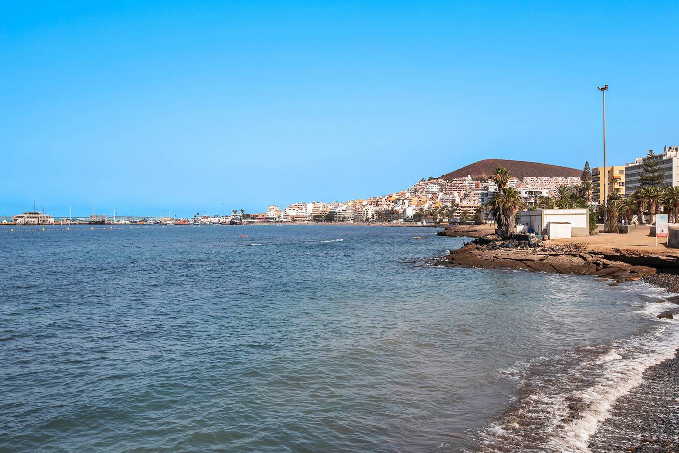 Entire apartment, Vacation 'Beach View Playa Los Cristiano' with Sea View and Wi-Fi in Los Cristianos, Arona